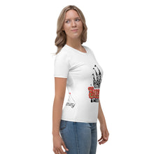 Load image into Gallery viewer, Women's T-shirtSusie